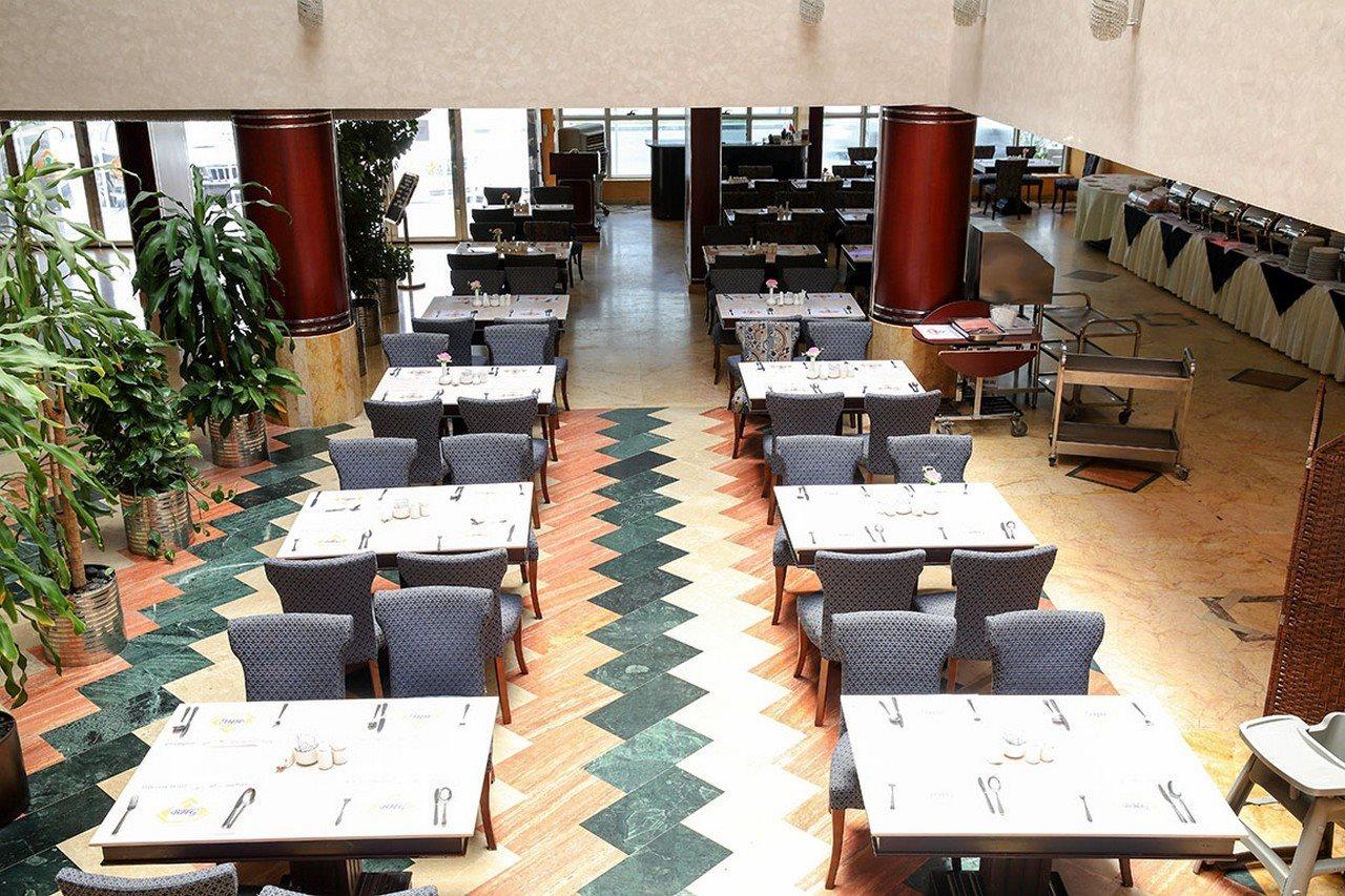 Al Bustan Hotel Szardża Zewnętrze zdjęcie
