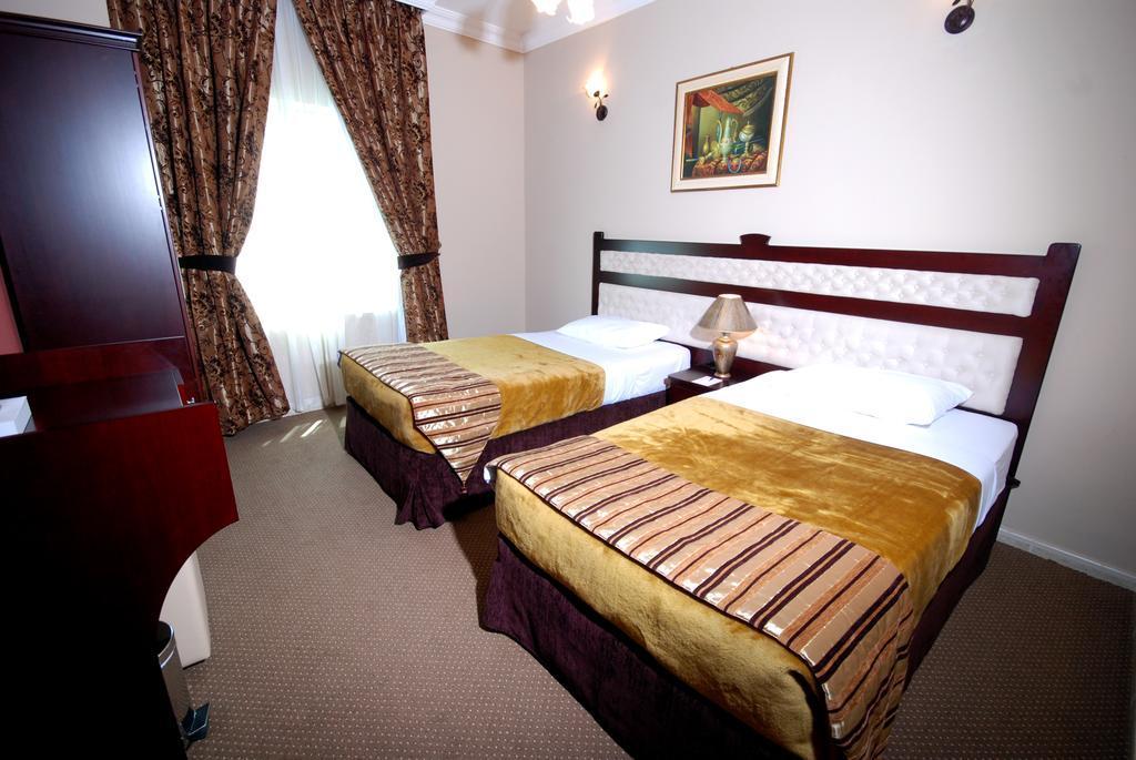 Al Bustan Hotel Szardża Zewnętrze zdjęcie