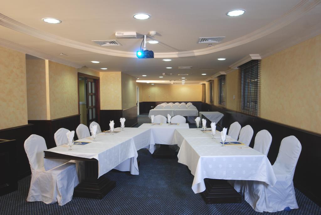Al Bustan Hotel Szardża Zewnętrze zdjęcie