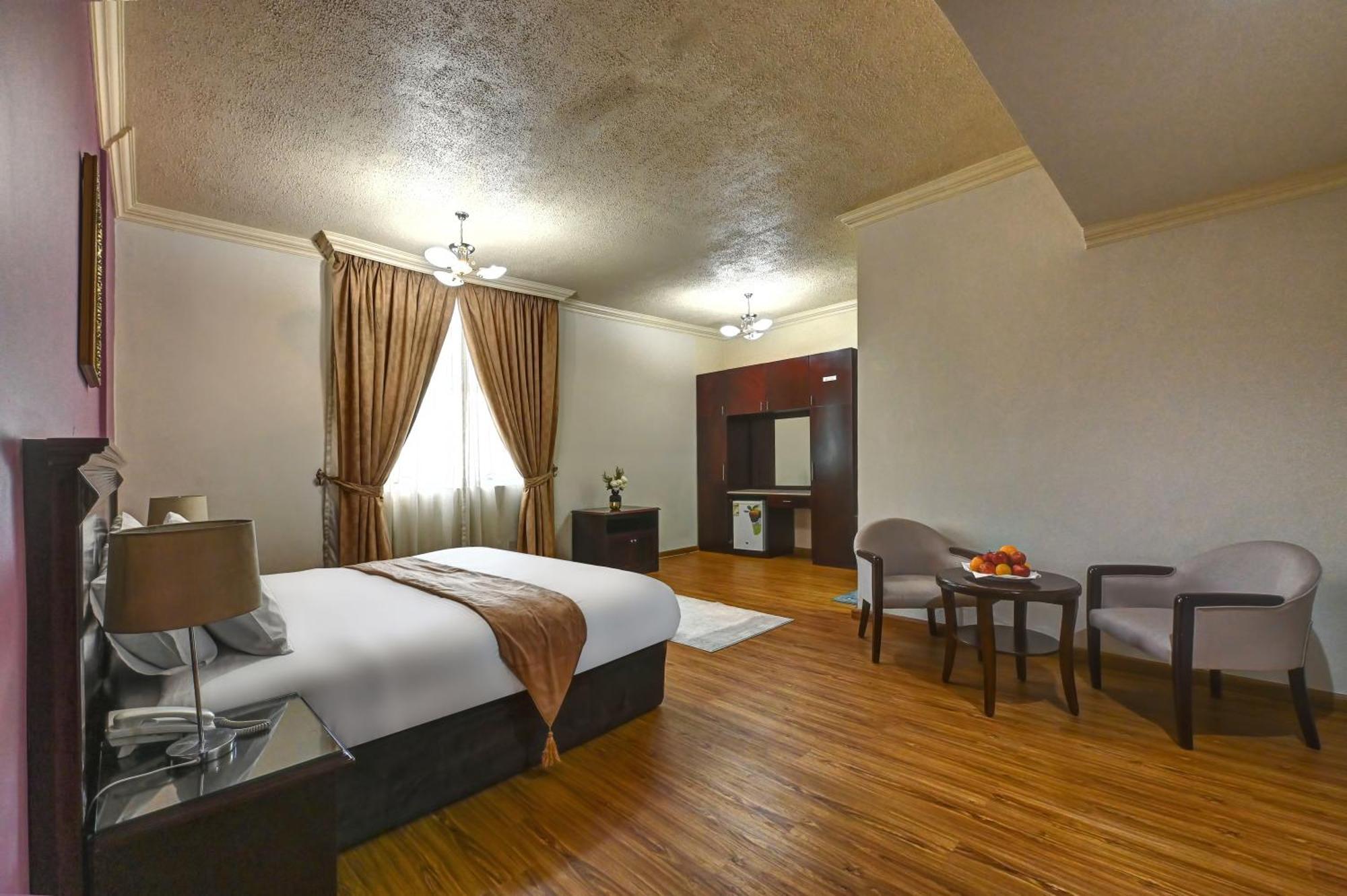 Al Bustan Hotel Szardża Zewnętrze zdjęcie