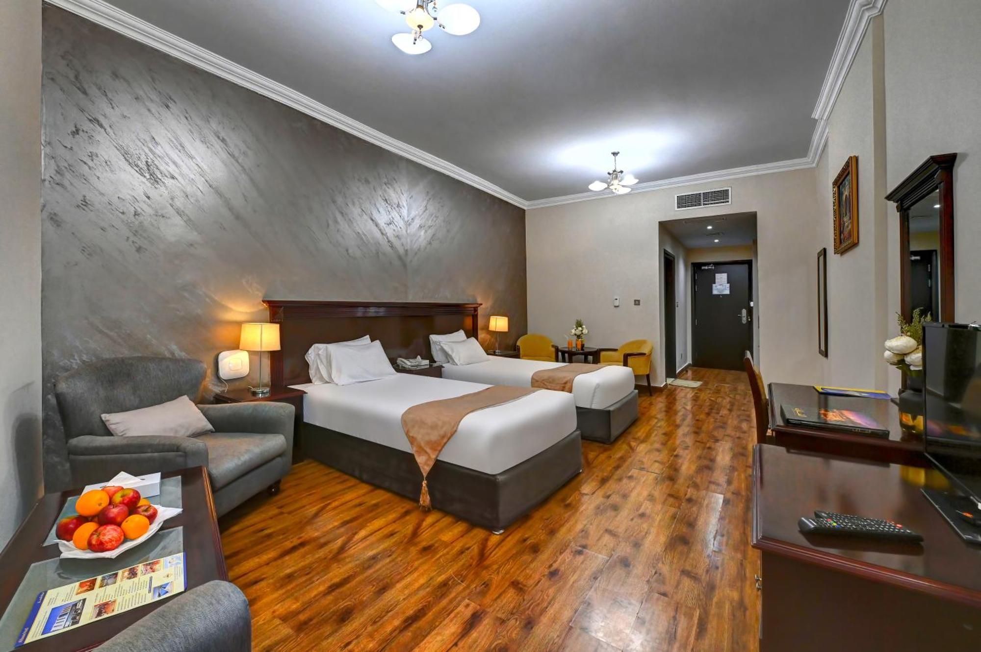 Al Bustan Hotel Szardża Zewnętrze zdjęcie