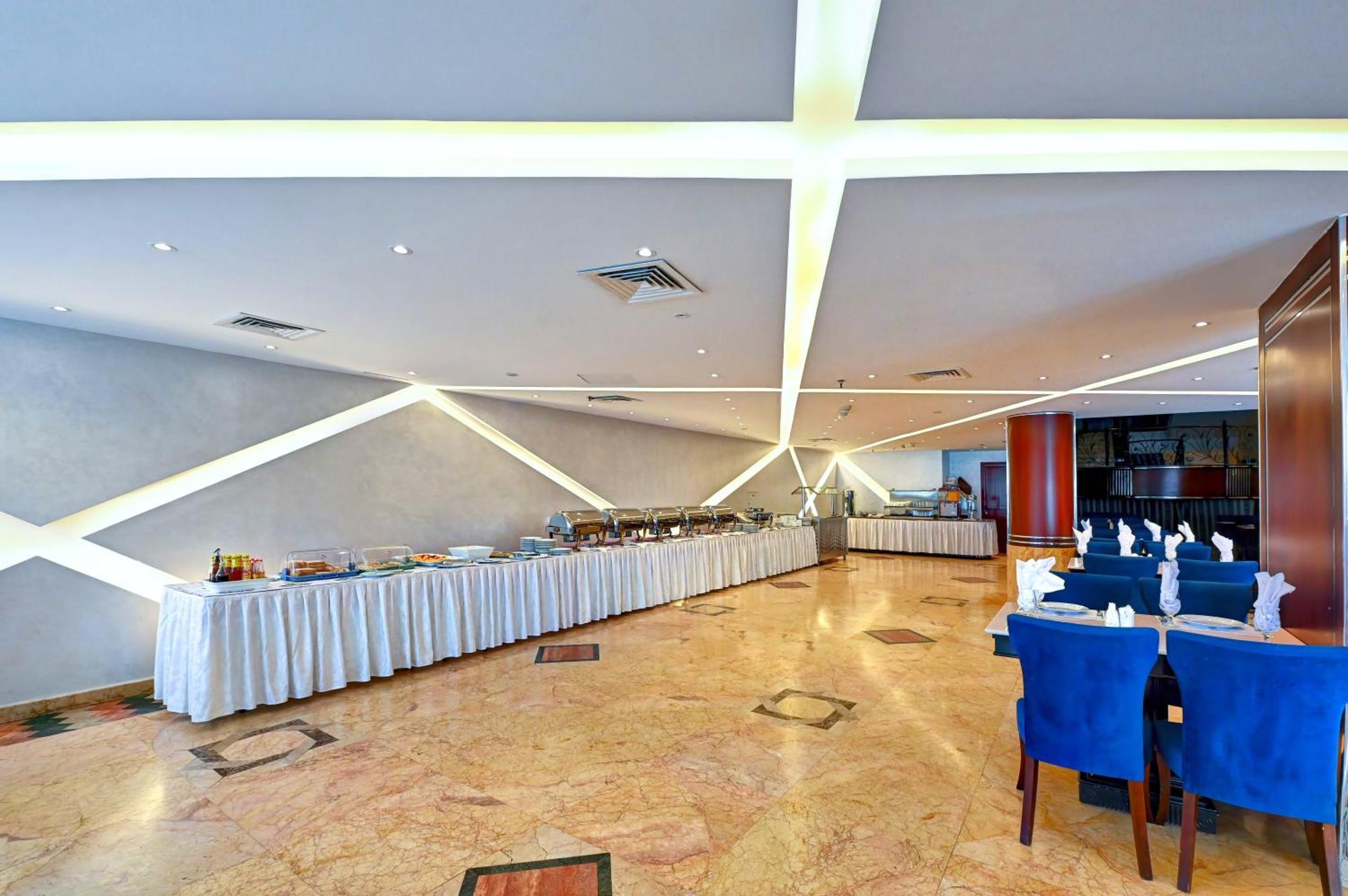 Al Bustan Hotel Szardża Zewnętrze zdjęcie